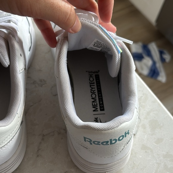 White Reebok sneakers - Picture 10 of 11